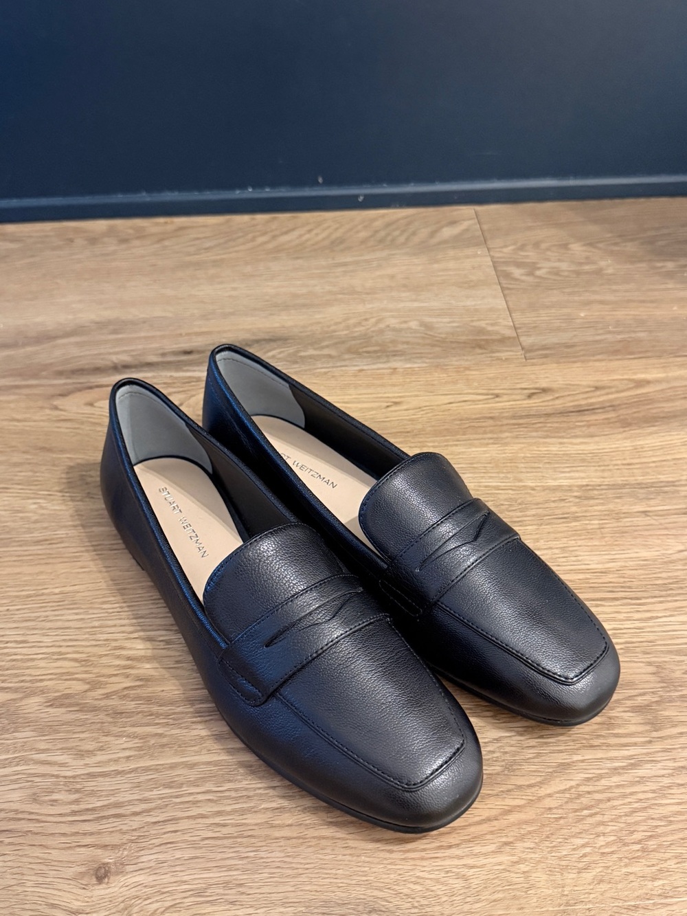 Stuart Weitzman Men’s Black Leather Penny Loafers
